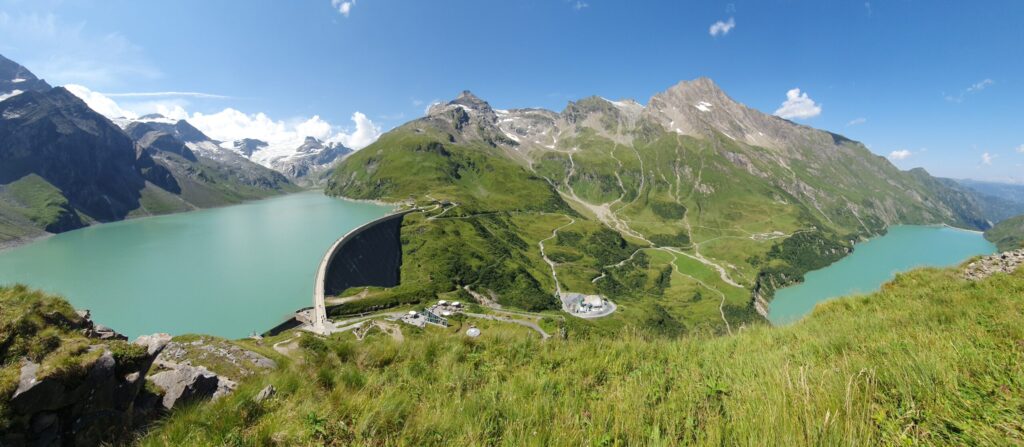 v.l.n.r. Stausee Mooserboden, Moosersperre, Stausee Wasserfallboden, Limbergsperre